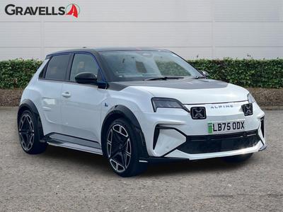 Used 2025 Alpine A290 52kWh Premiere Edition Hatchback 5dr Electric Auto (220 ps) White & Black at Gravells