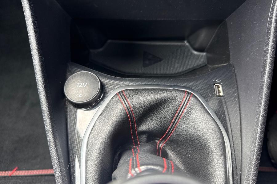 Ford Fiesta Photo autoimg-dd5c8bcf0c3545b5e9c09fabdef8acc3823f85d5.jpg