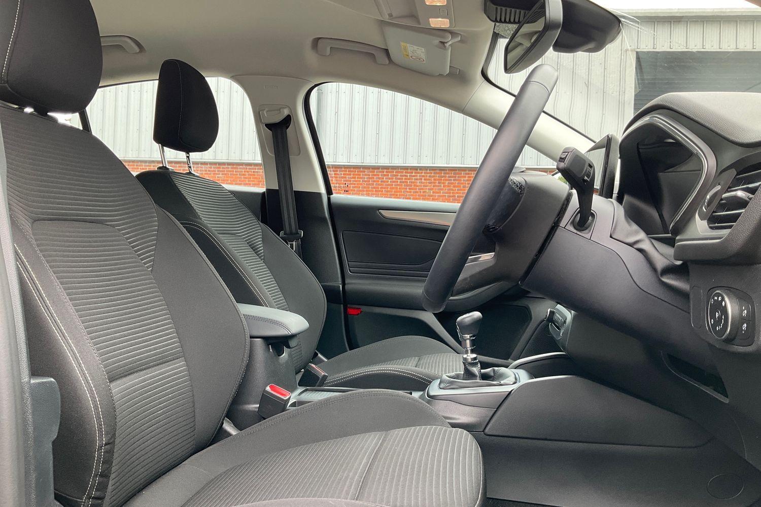 Ford Focus Photo 16