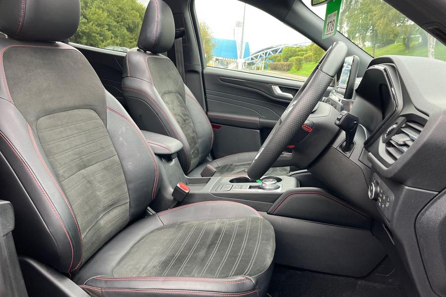 Ford Kuga Photo autoimg-dd62a7a520cc6ca84a5f80c0505489c040897dfe.jpg