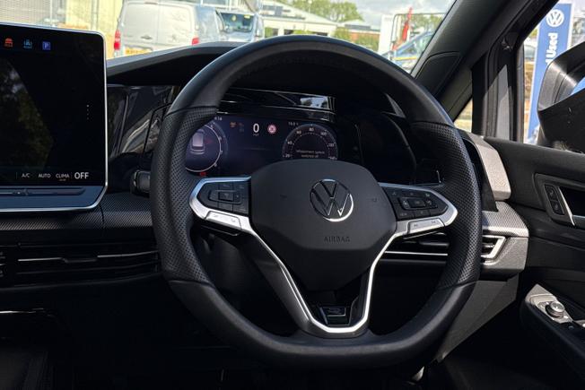 VOLKSWAGEN Golf Photo 39
