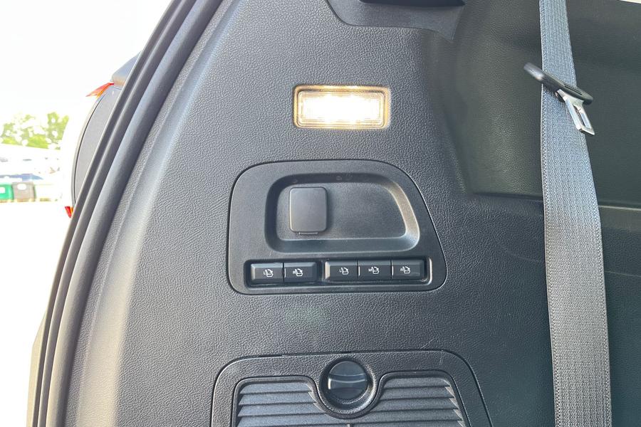 Ford S-Max Photo autoimg-dd69e6b1c2039f1edbe80f4d95fc1dd0bbb116cf.jpg