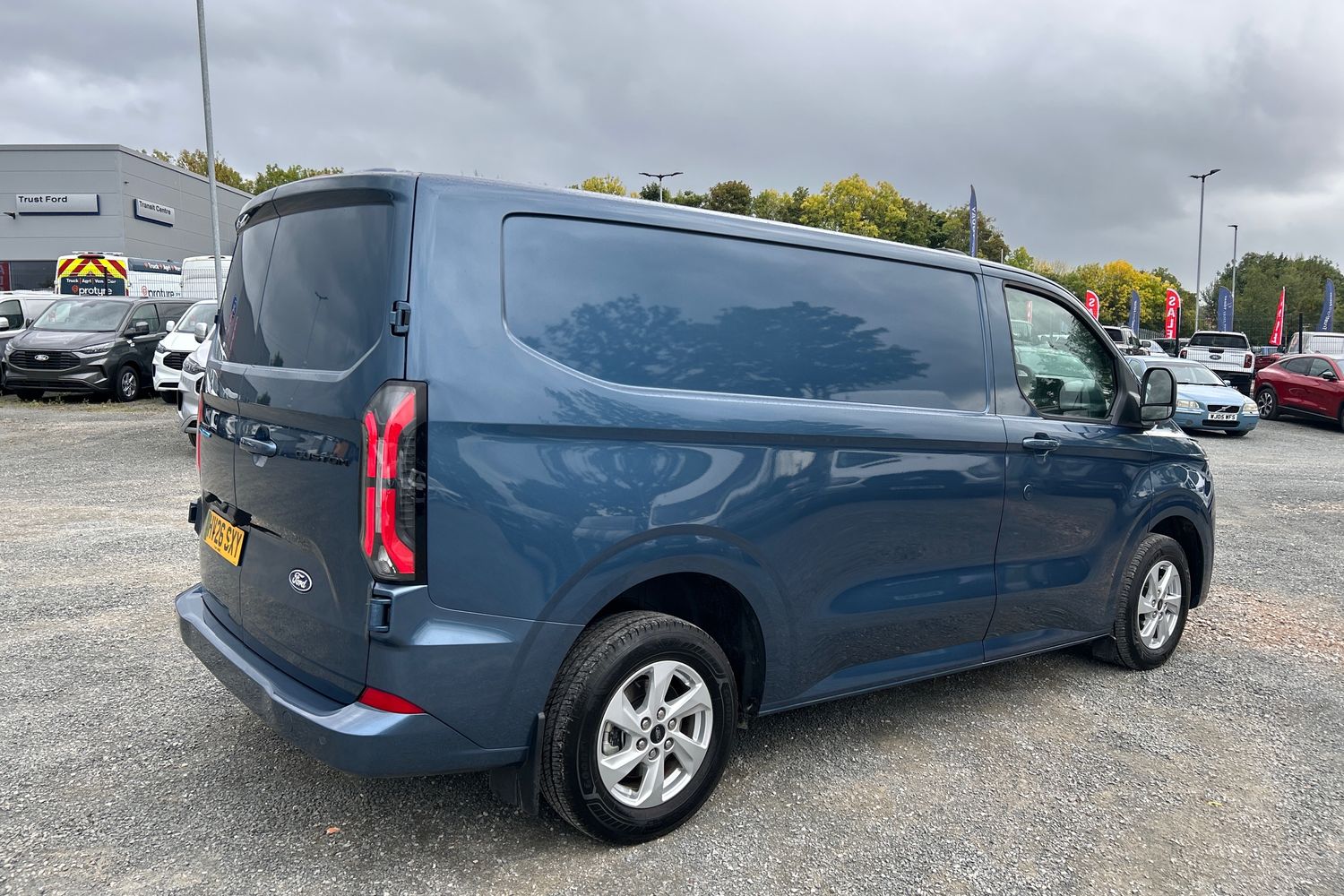 Ford E-TRANSIT CUSTOM Photo 7
