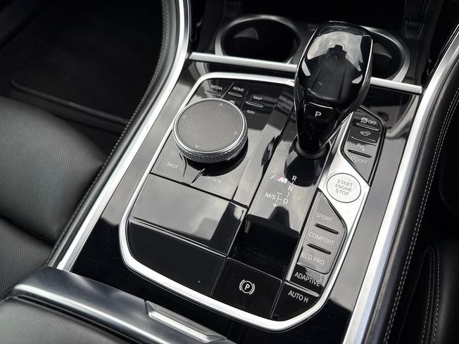 BMW 8 Series Photo 39