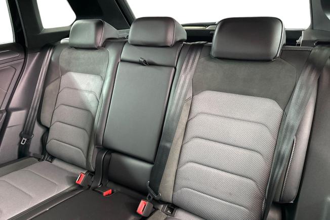 VOLKSWAGEN Tiguan Photo 9