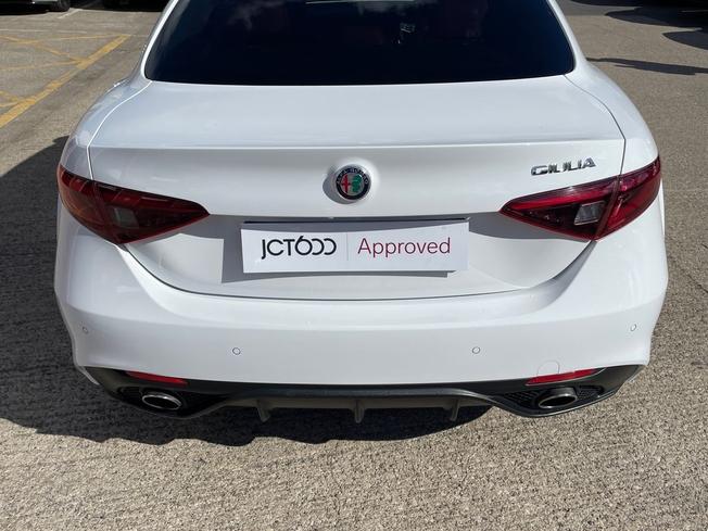 ALFA ROMEO Giulia Photo 25