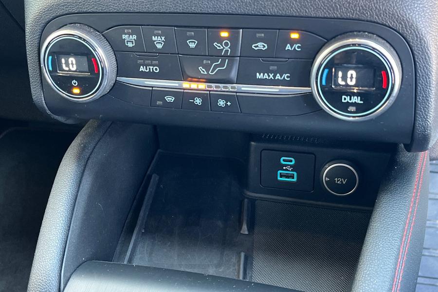 Ford KUGA Photo autoimg-dd819ab97cf52b342edbe26825c8370fd2aacb5d.jpg