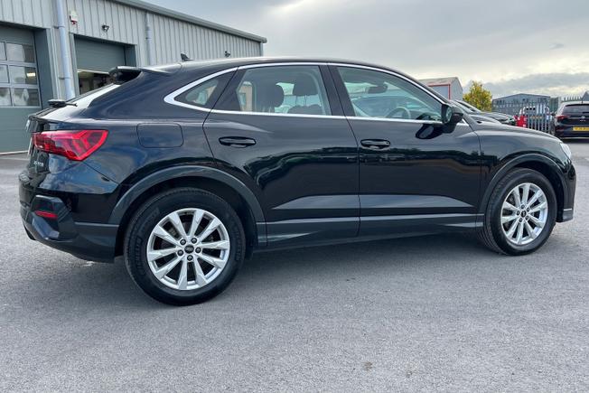 AUDI Q3 Photo 56