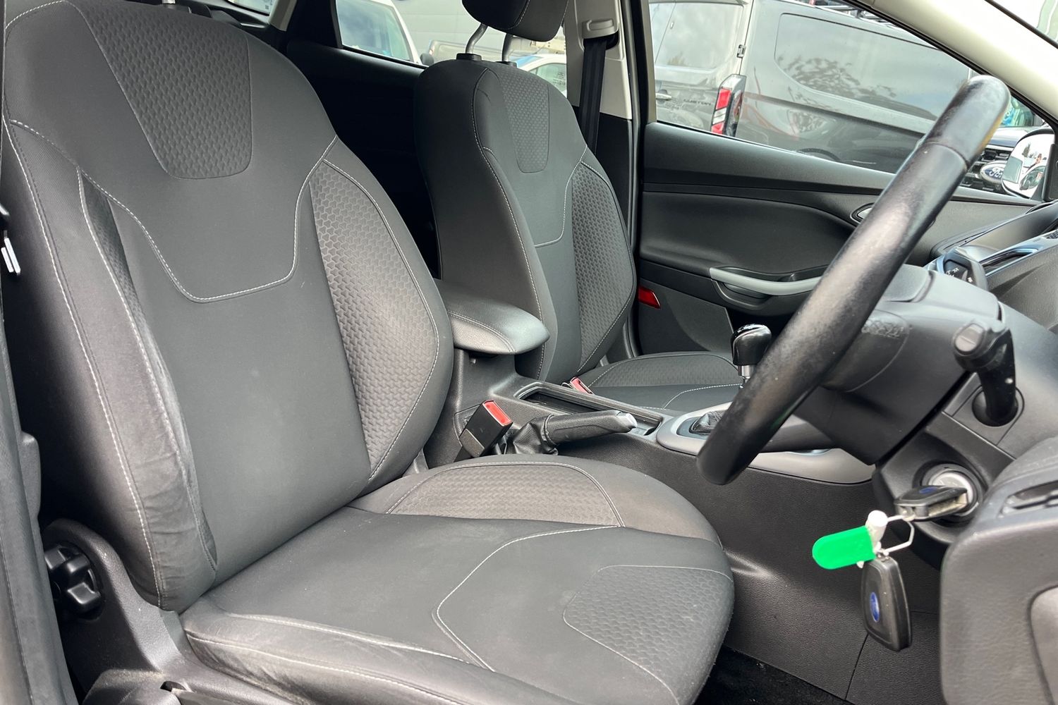 Ford FOCUS Photo 16