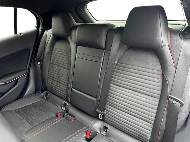 MERCEDES-BENZ Gla Photo 9