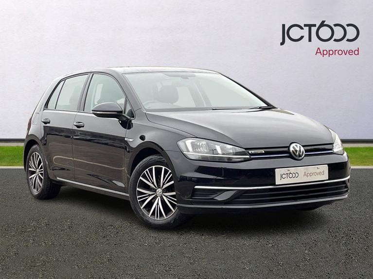 Used 2019 VOLKSWAGEN Golf 1.5 TSI EVO SE Nav Hatchback 5dr Petrol Manual Euro 6 (s/s) (130 ps) Black at JCT600