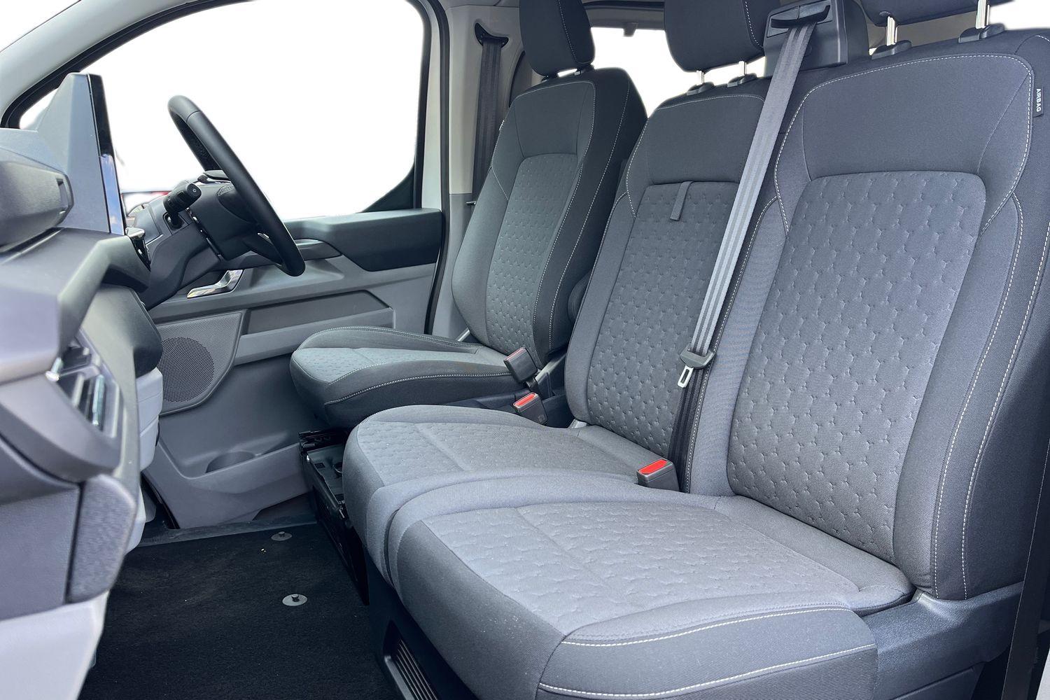 Ford TOURNEO CUSTOM Photo 9