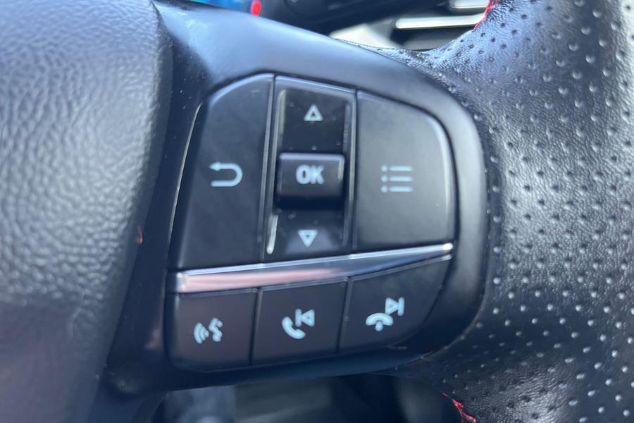 Ford FOCUS Photo autoimg-dd99a2df9fe6a208cf17e0a67bf94949afbc58a1.jpg