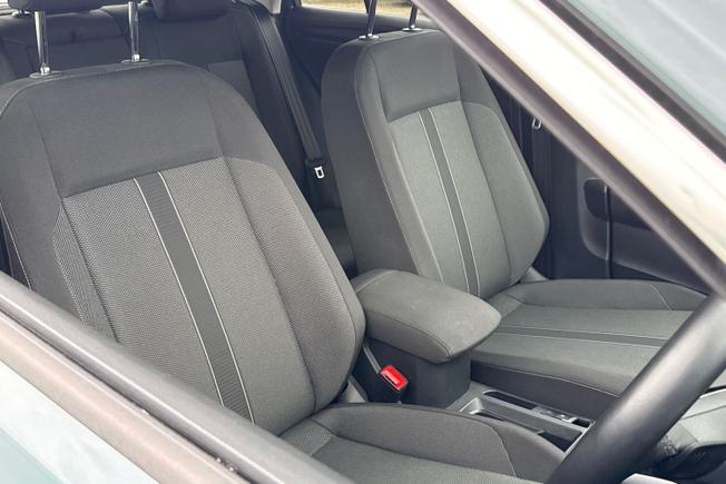 Volkswagen T-Roc Photo 27