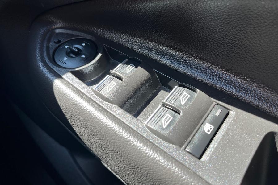 Ford KUGA Photo autoimg-dd9dc6373f3542163fbacddbb8cfd4a49f3833c8.jpg