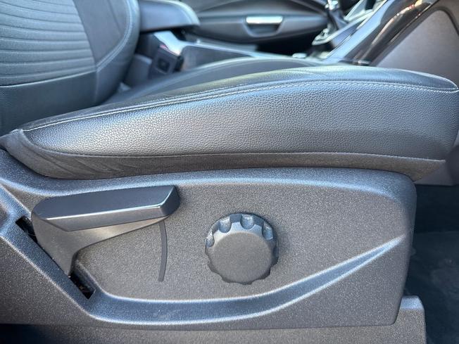 FORD Kuga Photo 25