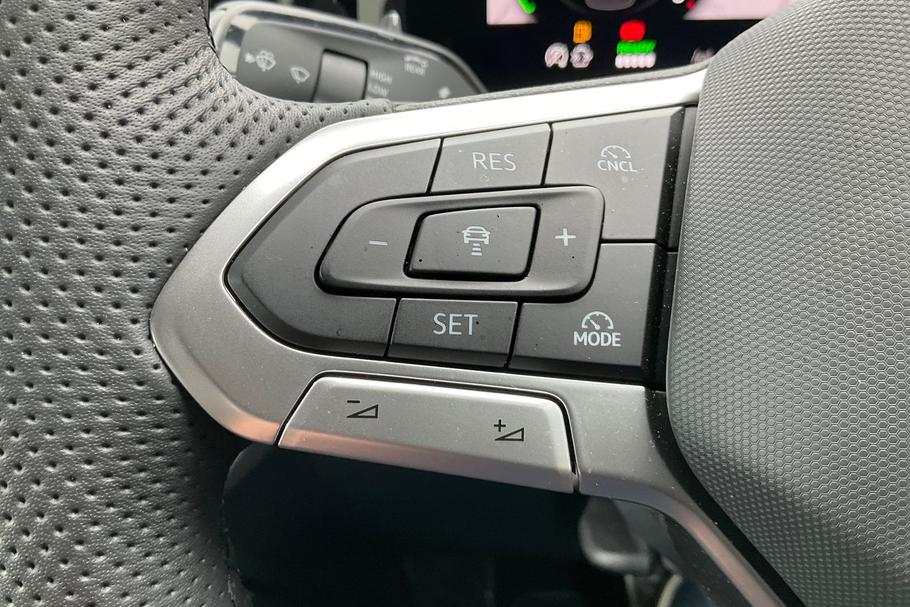 Used Volkswagen TIGUAN 30