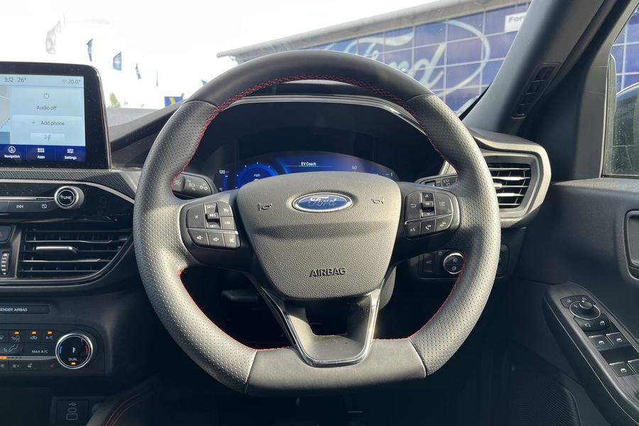 Ford KUGA Photo autoimg-ddaa2af46b7dc21bf26f216c8730d00b88a2c80a.jpg