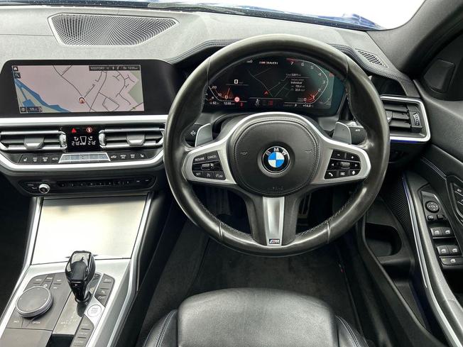 BMW 3 Series Photo 11