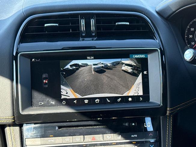 JAGUAR F-Pace Photo 13