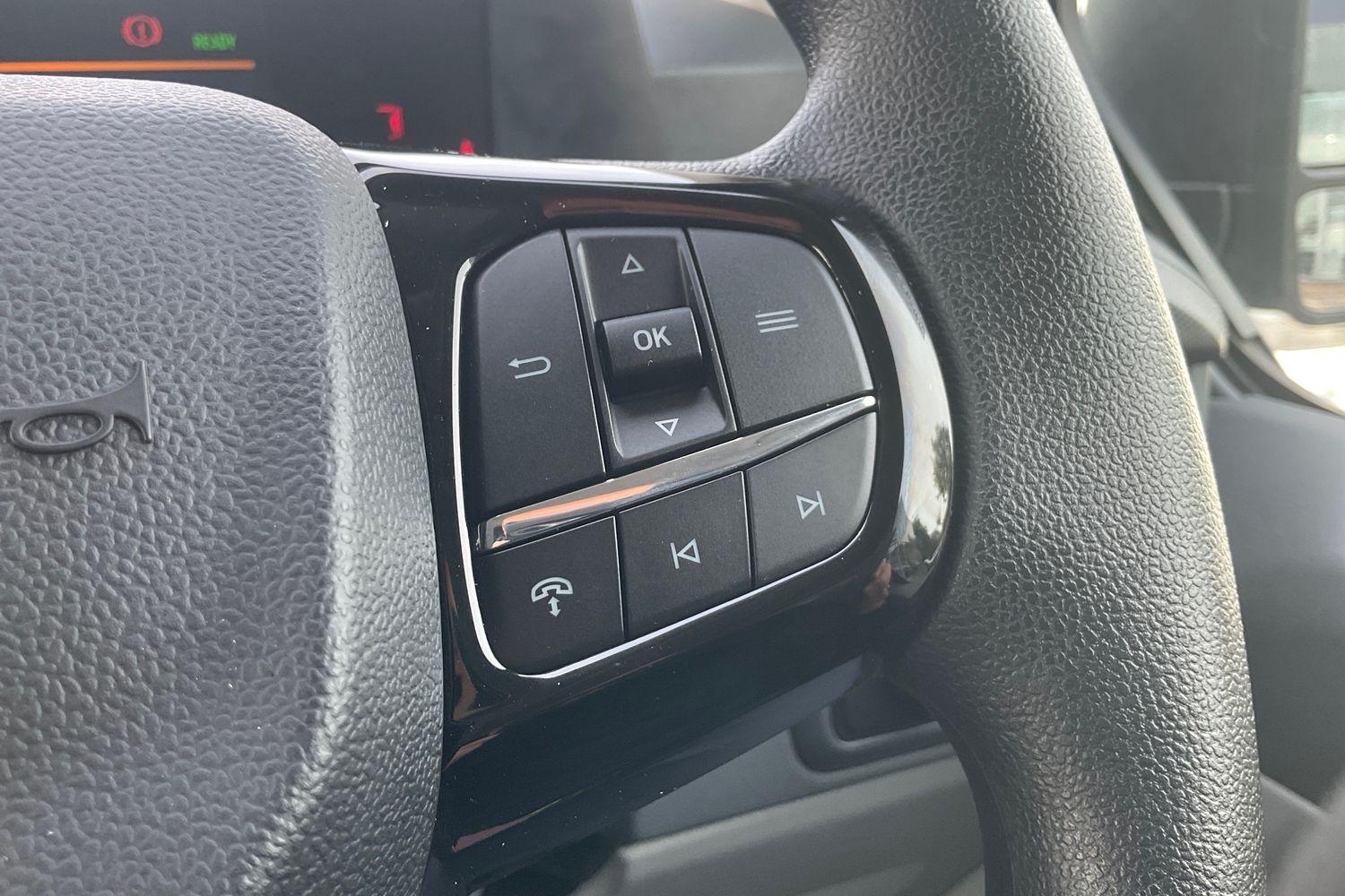 Ford E-Transit Custom Photo 27