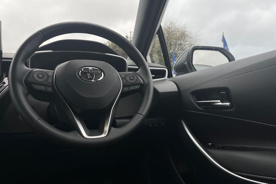 Toyota Corolla Photo autoimg-ddbbeb2b93214b3970803a305b56747d353351b7.jpg