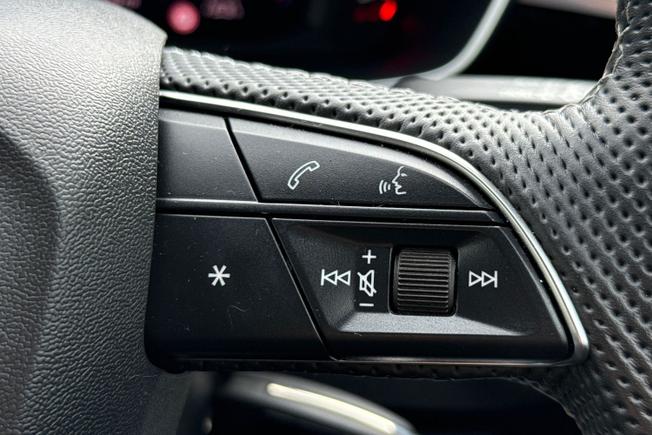 AUDI Q3 Photo 17