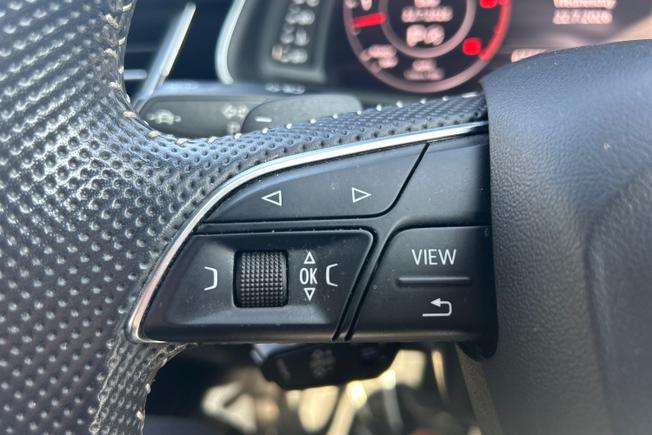 AUDI Q7 Photo 16