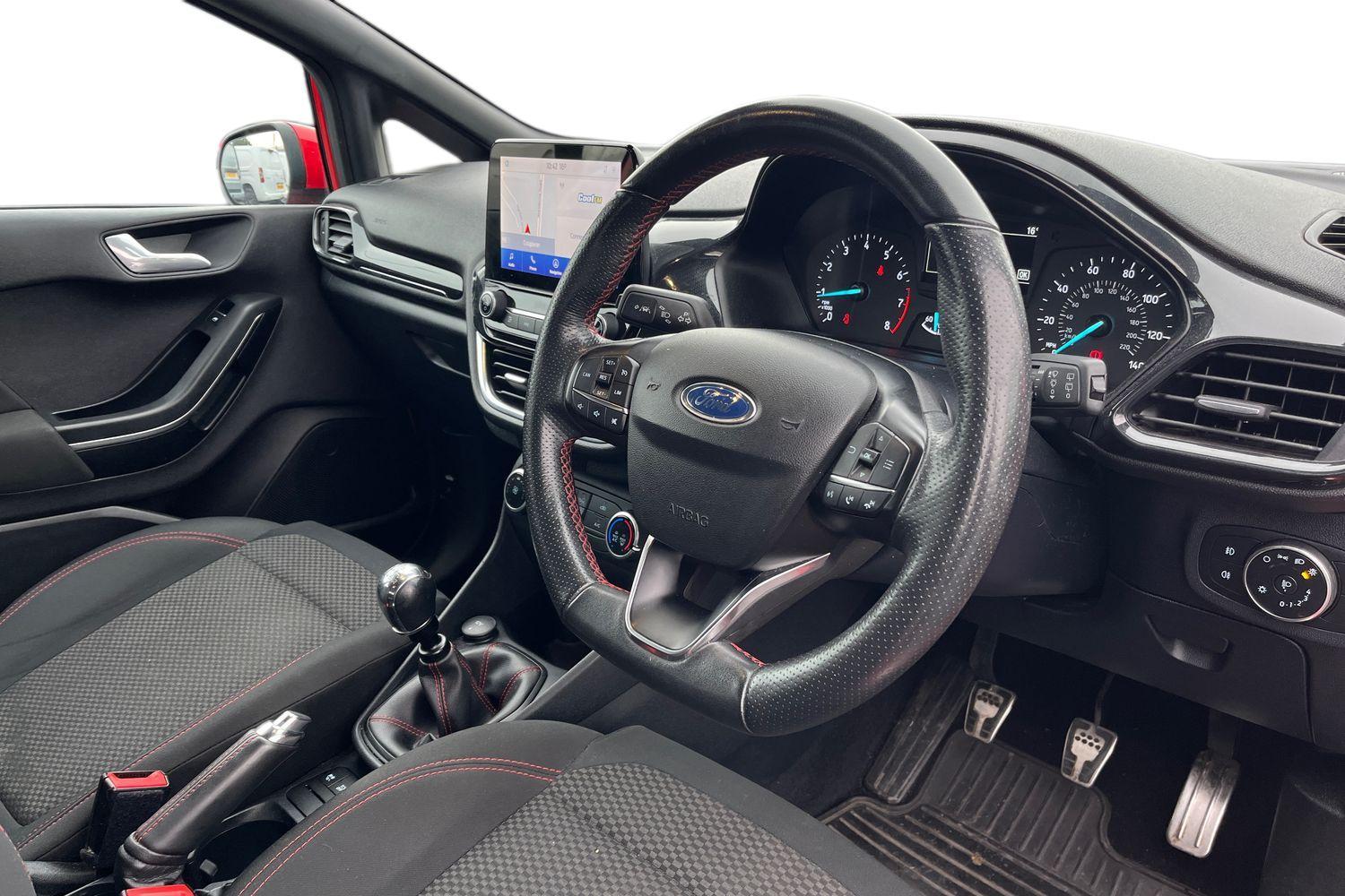 Ford Fiesta Photo 8