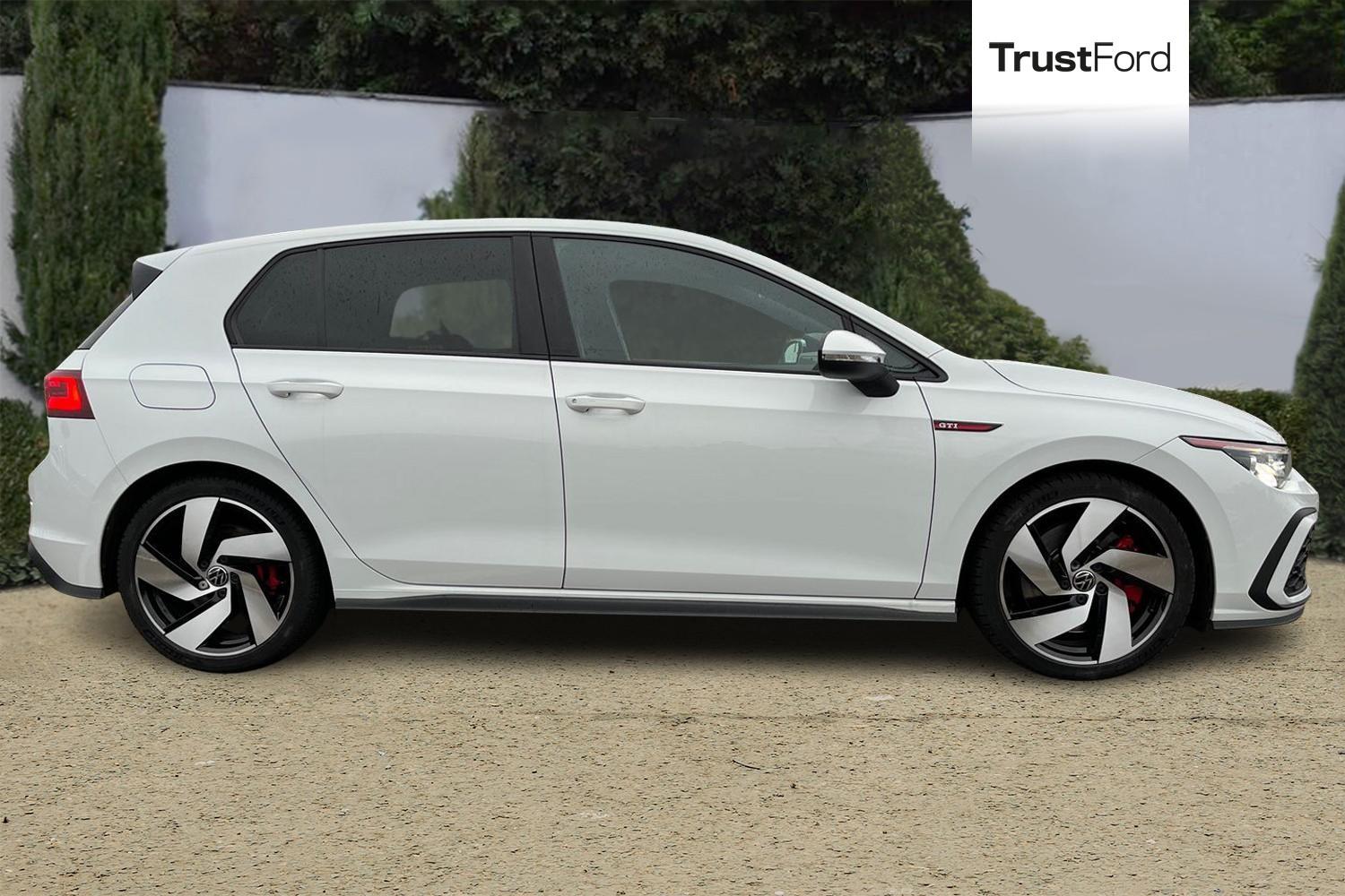 Volkswagen Golf Photo 2