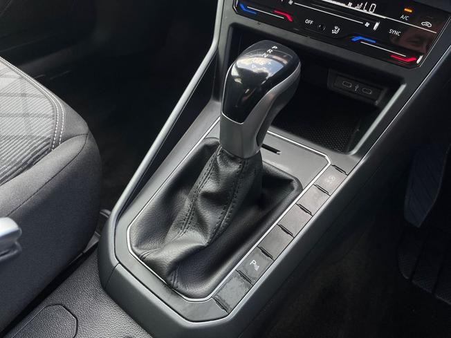 VOLKSWAGEN Polo Photo 42