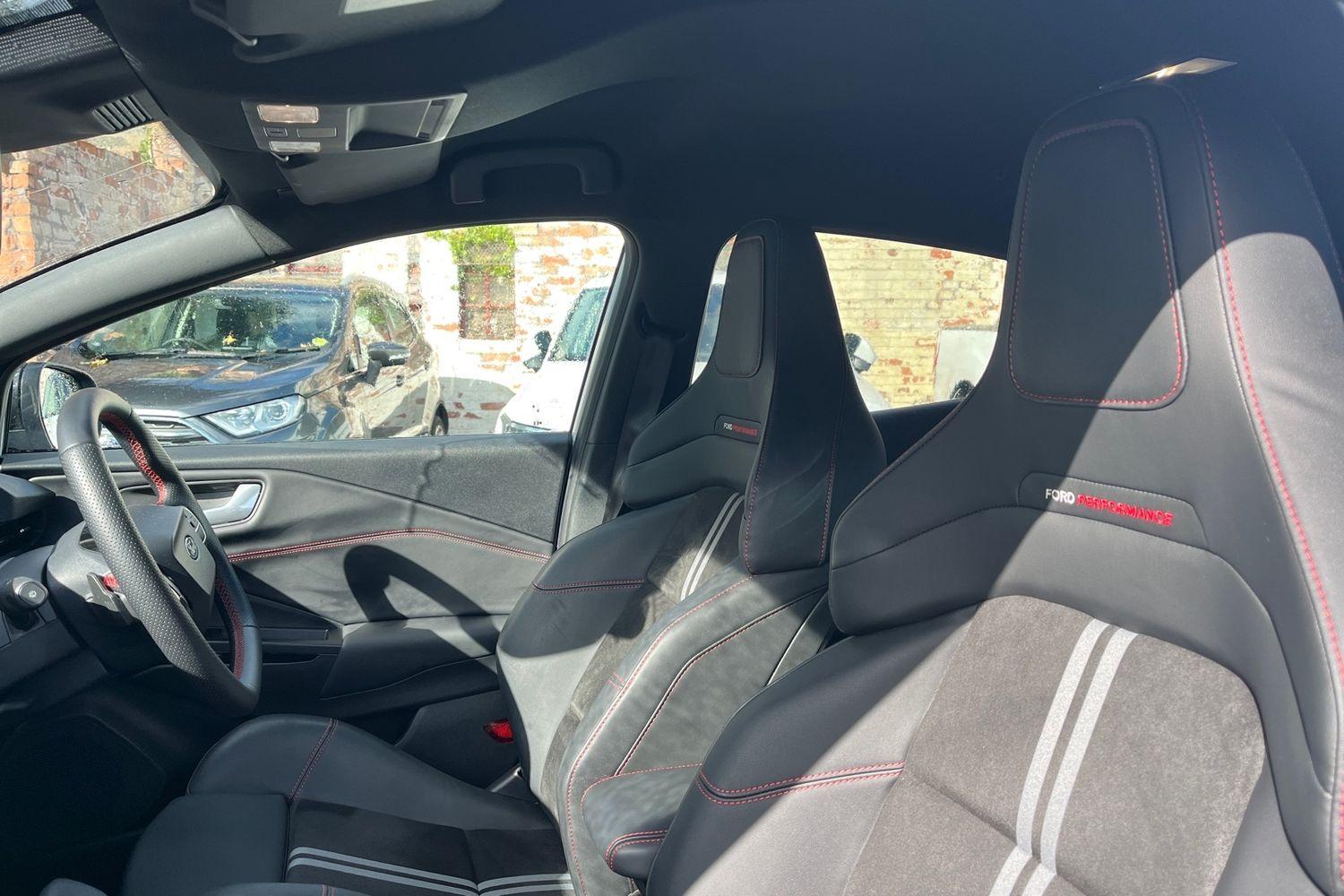 Ford PUMA Photo 18