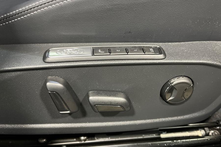 Ford Explorer Photo autoimg-ddd1178a04d87513edf14d8ba2d73bcfdce9d0f3.jpg