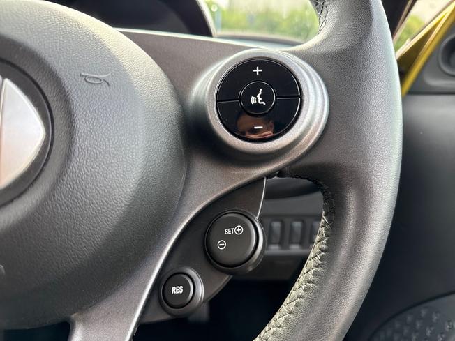 SMART ForFour Photo 17