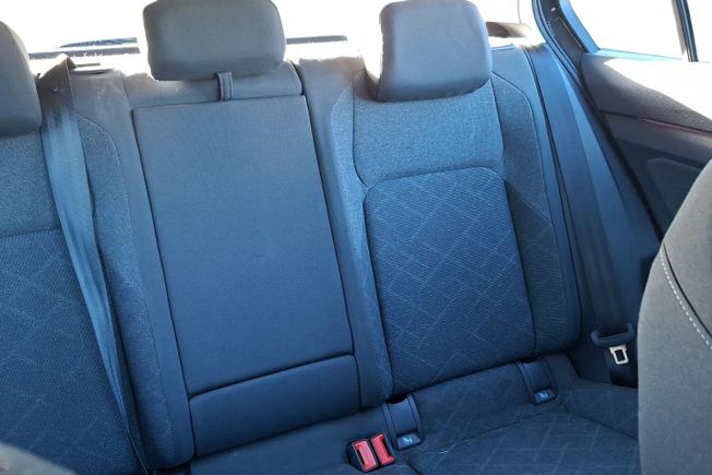 VOLKSWAGEN Golf Photo 9