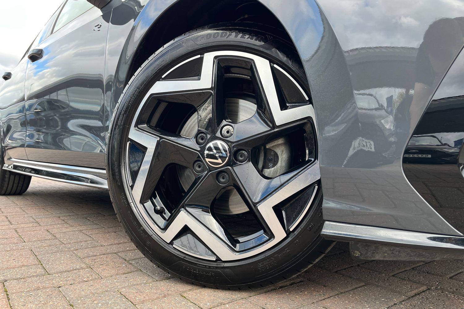 Volkswagen Golf Photo 7