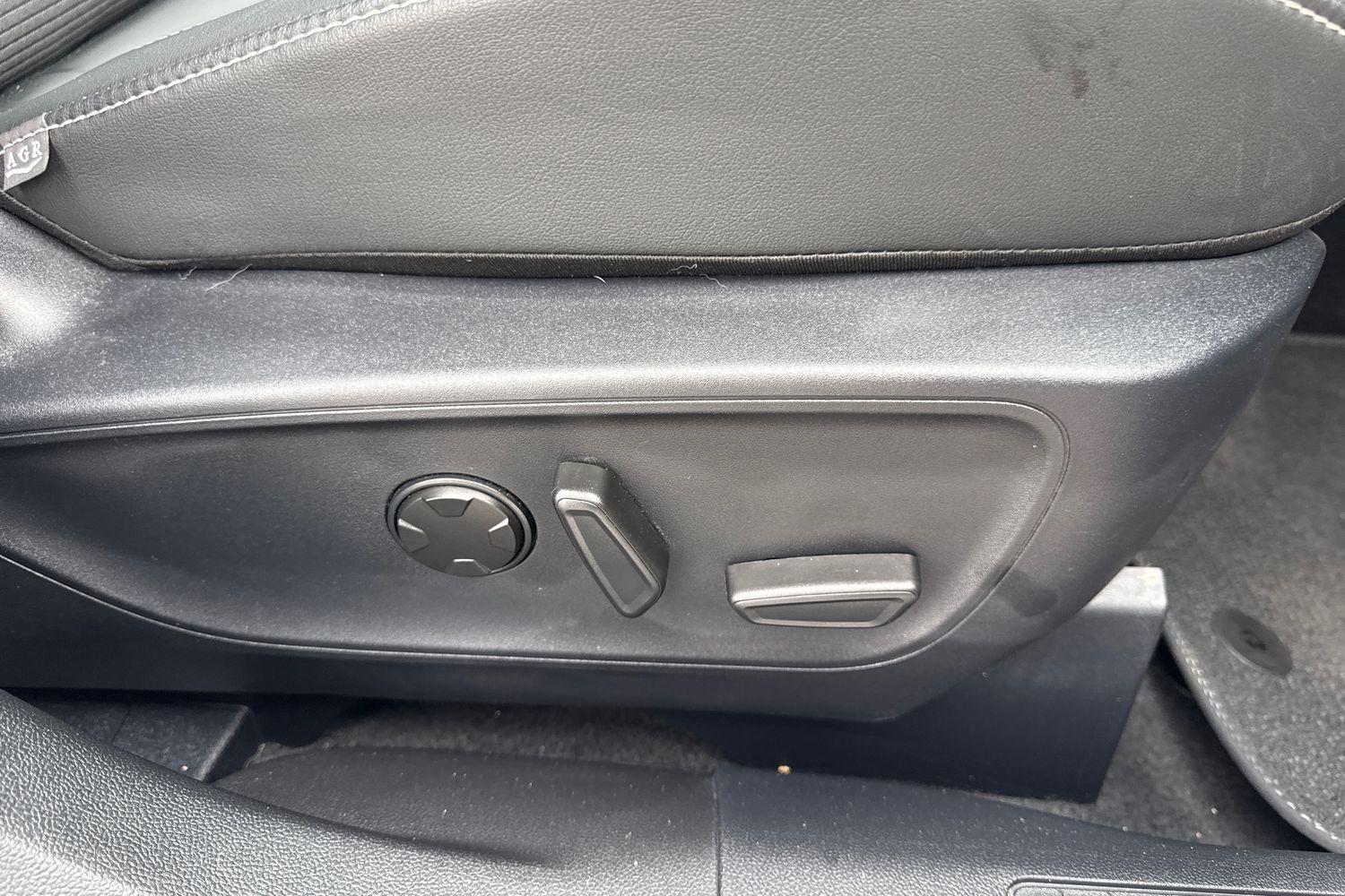 Ford KUGA Photo 28