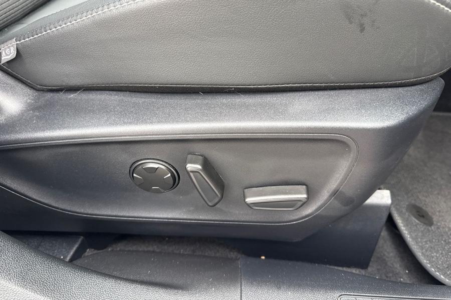 Ford KUGA Photo autoimg-ddd543bfd3a36f27572721cf500178bcbabe730d.jpg