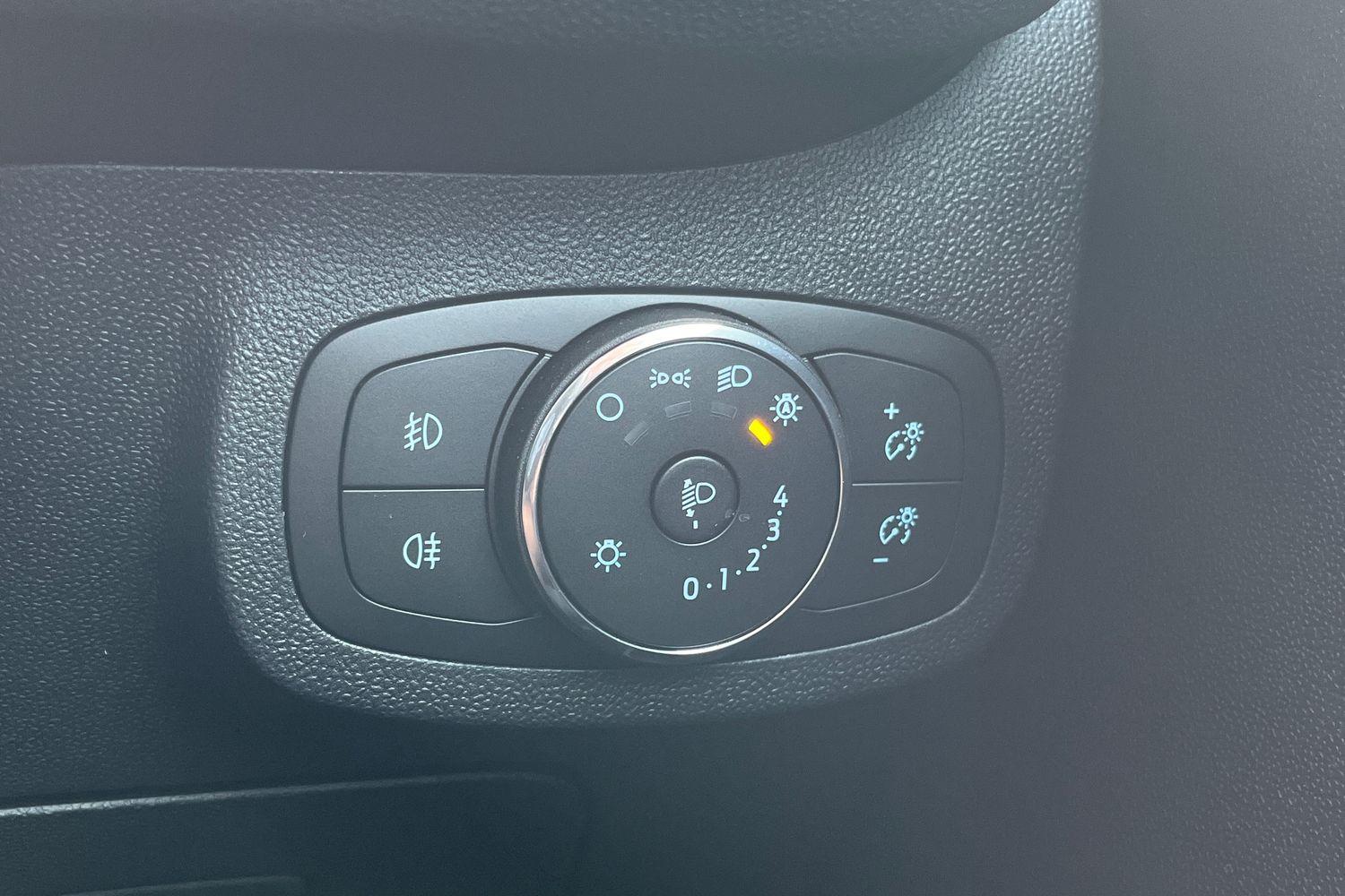 Ford FIESTA Photo 27