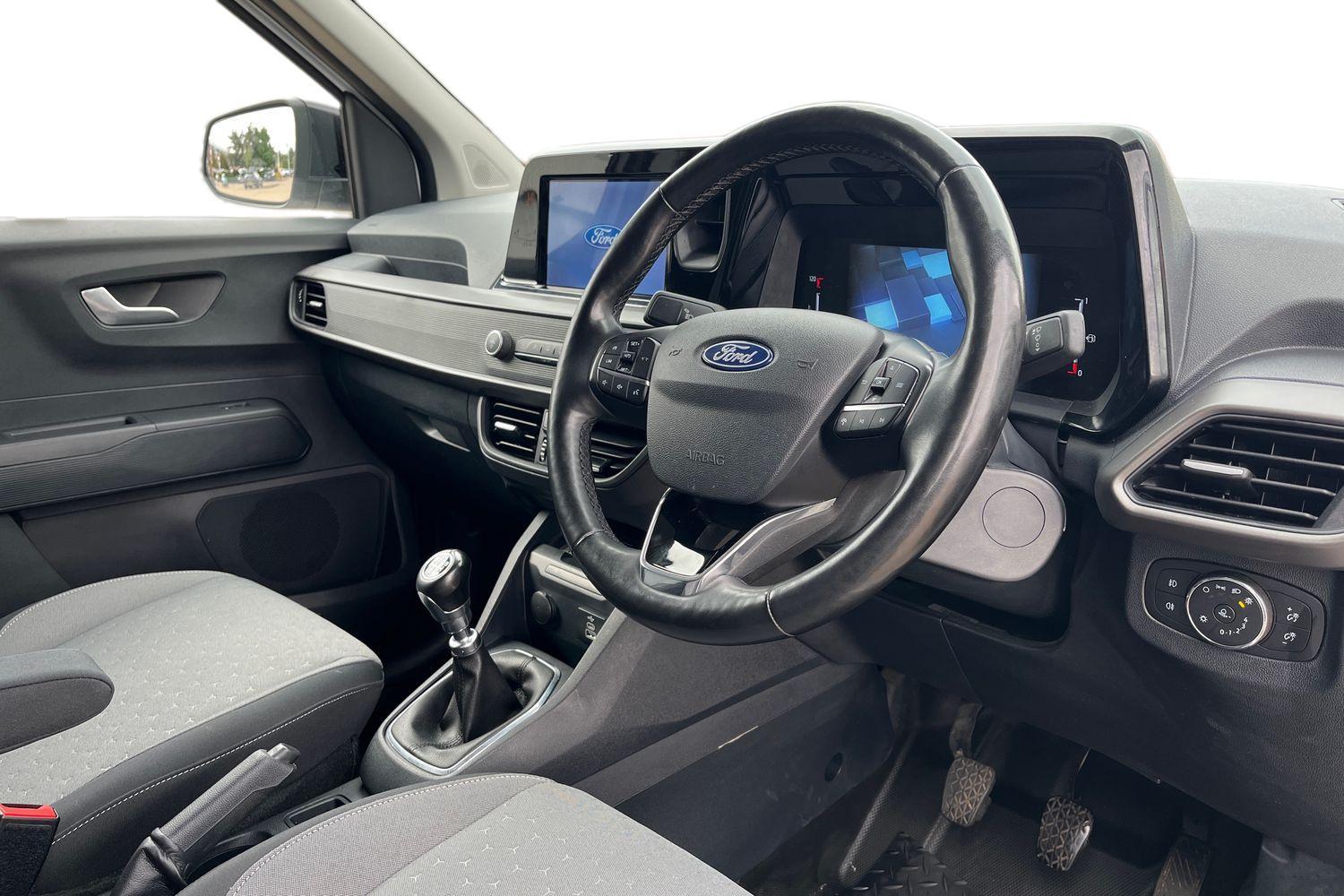 Ford TRANSIT COURIER Photo 13