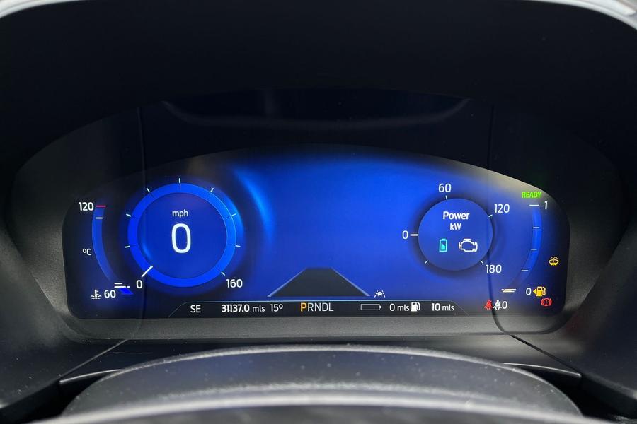 Ford KUGA Photo autoimg-dde3827a58c89b07eacdd2d64261f90d182bfe4d.jpg