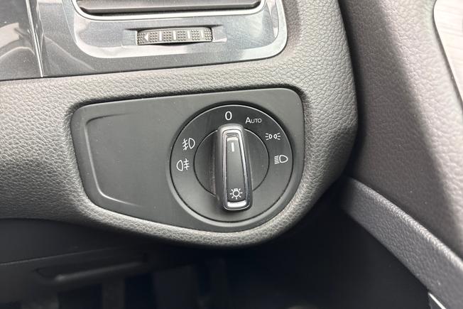 VOLKSWAGEN Golf Photo 26