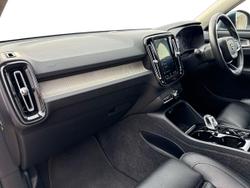 VOLVO XC40 Photo 2
