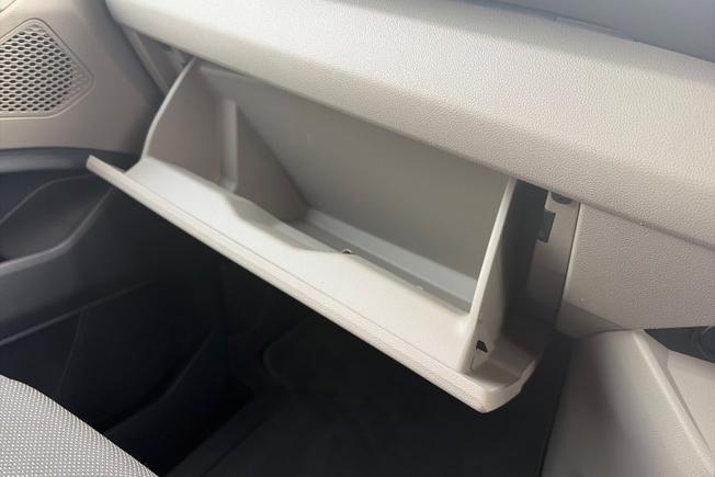 VOLKSWAGEN Multivan Photo 40