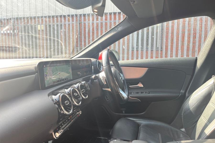 Mercedes-Benz CLA Photo autoimg-ddeac6b8026fb13baec8d3265fe13c62614300c7.jpg
