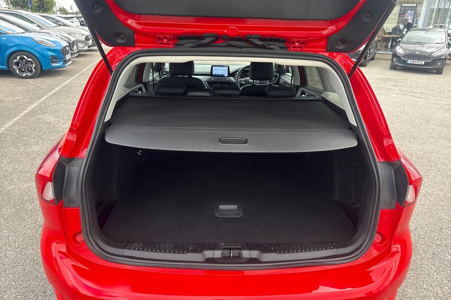 Ford FOCUS Photo autoimg-ddee47b1301aba2bab82c076c66110f72aba6b1b.jpg