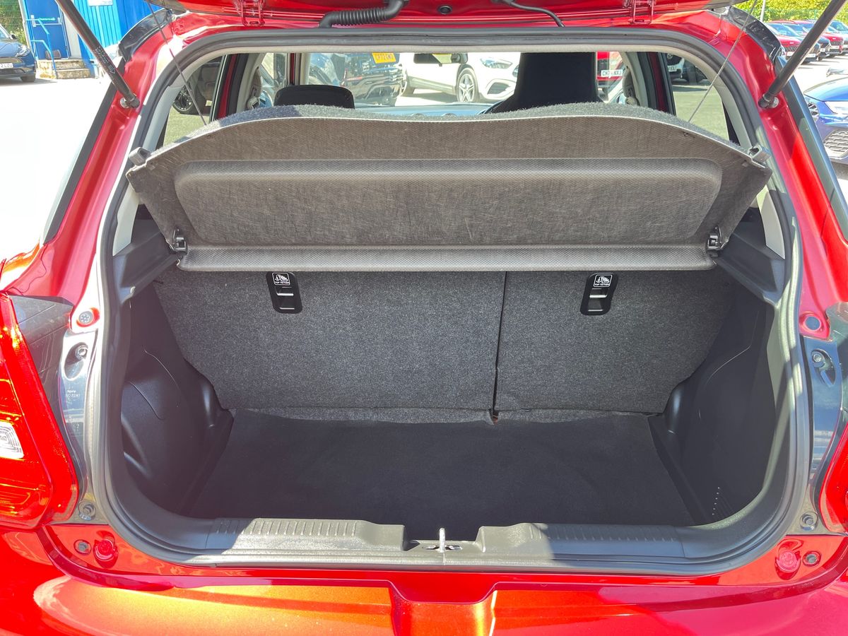 Suzuki Swift Photo 23