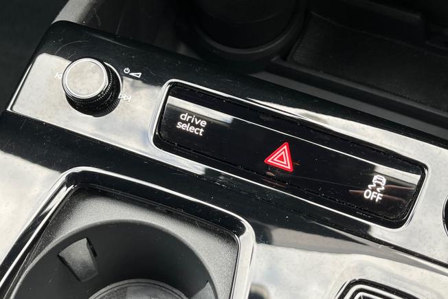 AUDI S6 E-Tron Avant Photo 31