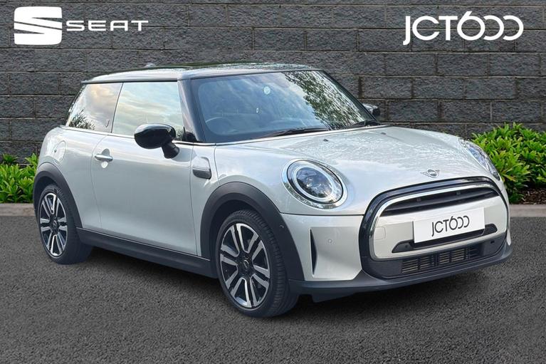 Used 2022 MINI Hatch 1.5 Cooper Exclusive Hatchback 3dr Petrol Steptronic Euro 6 (s/s) (136 ps) Silver at JCT600