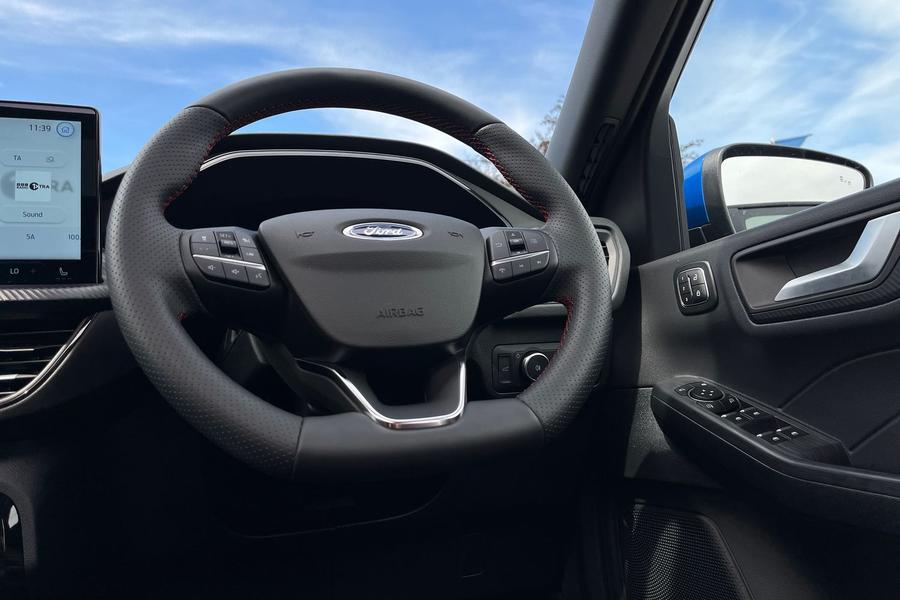 Ford Kuga Photo autoimg-ddf3e55edc111fdb19b037842eaf079bc4c5cc63.jpg